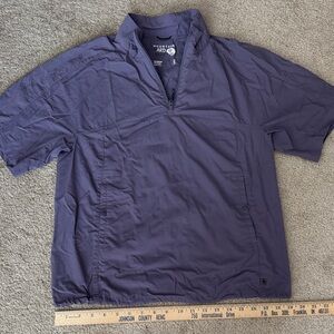 Mountain Hardwear women’s hiking top with quarter zip  in  Purple. GUC. Size SP.